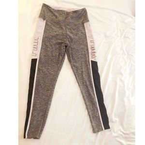Victoria’s Secret PINK Ultimate crop leggings
